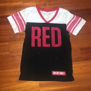 Taylor Swift Red tour t-shirt!